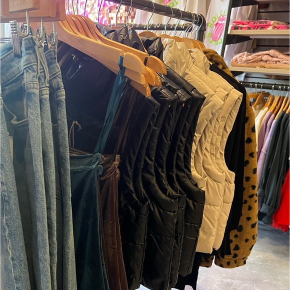 Kancan Frida Faux Leather Puffer Vest - Picture 5 of 15